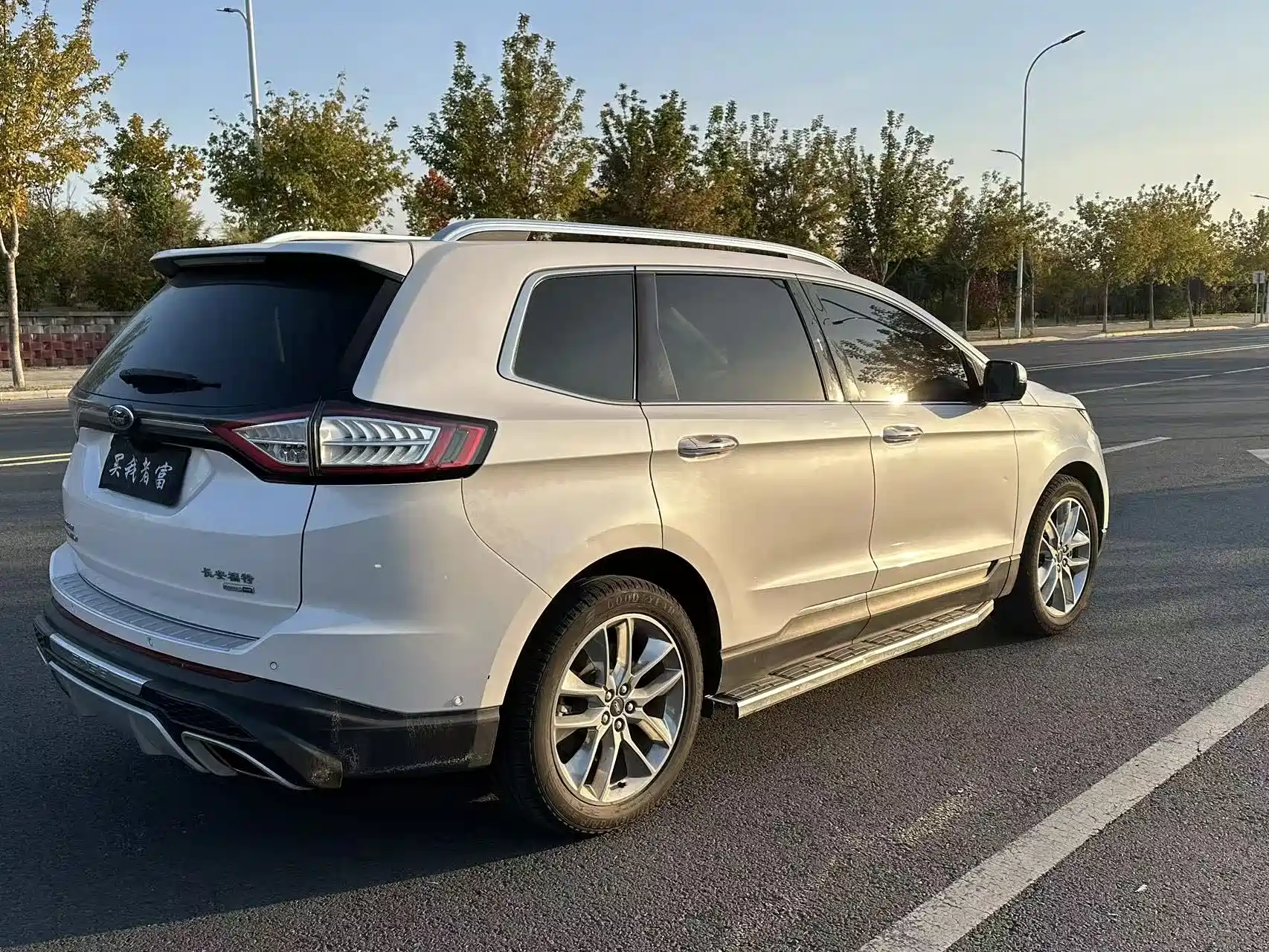 Фото 4 - Ford Edge
