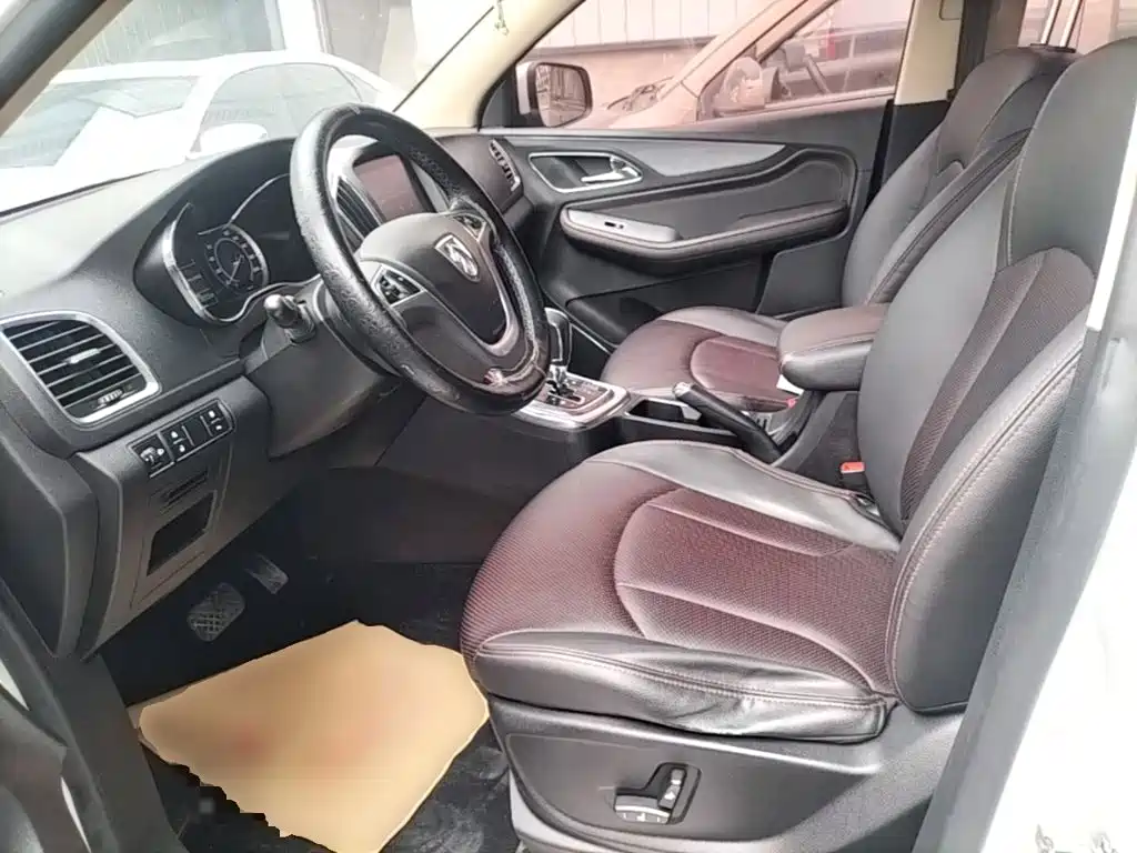 Baojun 560 2016 2016 1.8L iAMT Luxury