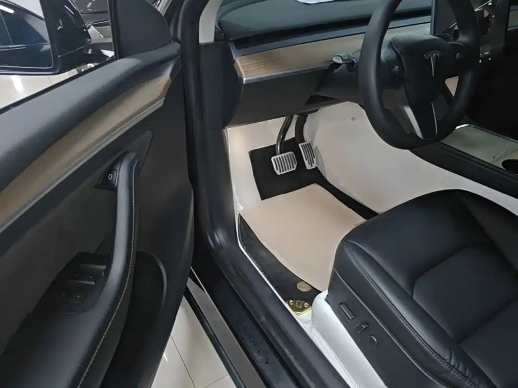 Фото 16 - Tesla Model Y