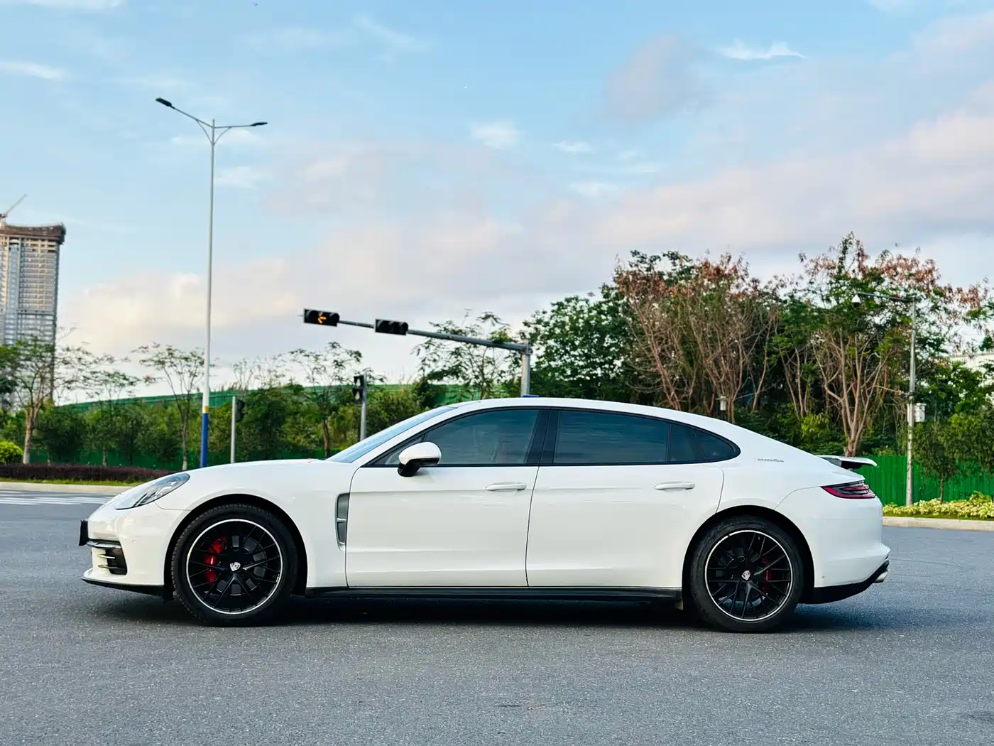 Porsche Panamera 2017 Panamera 4 Executive Long Wheelbase 3.0T фото 4