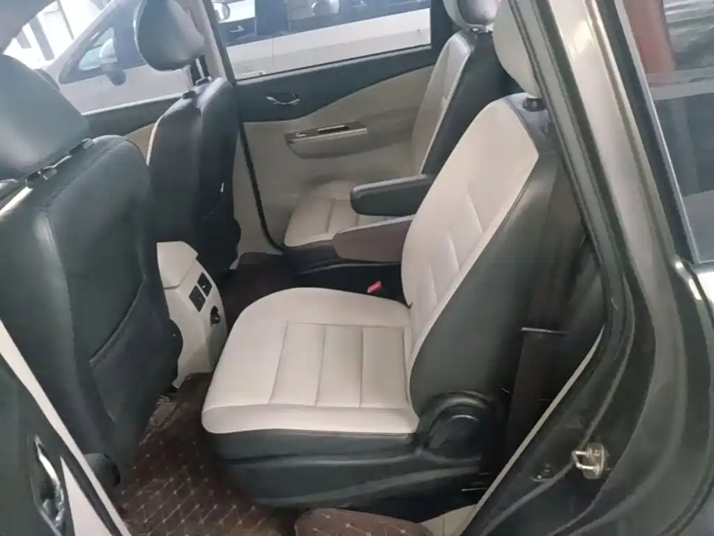 Dongfeng Fengxing Fengxing S500 2016 2016 1.6L CVT Premium