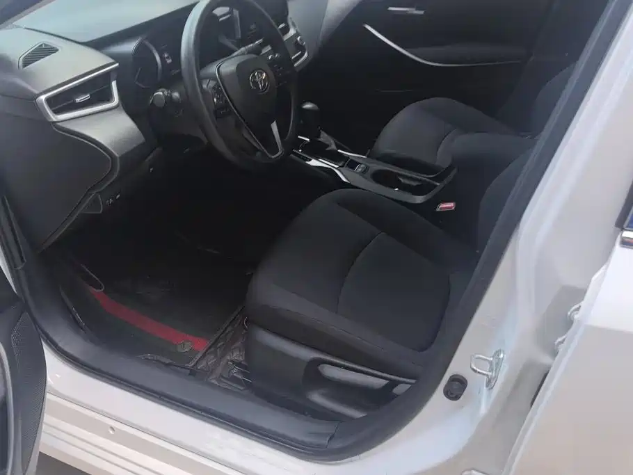 Фото 9 - Toyota Corolla