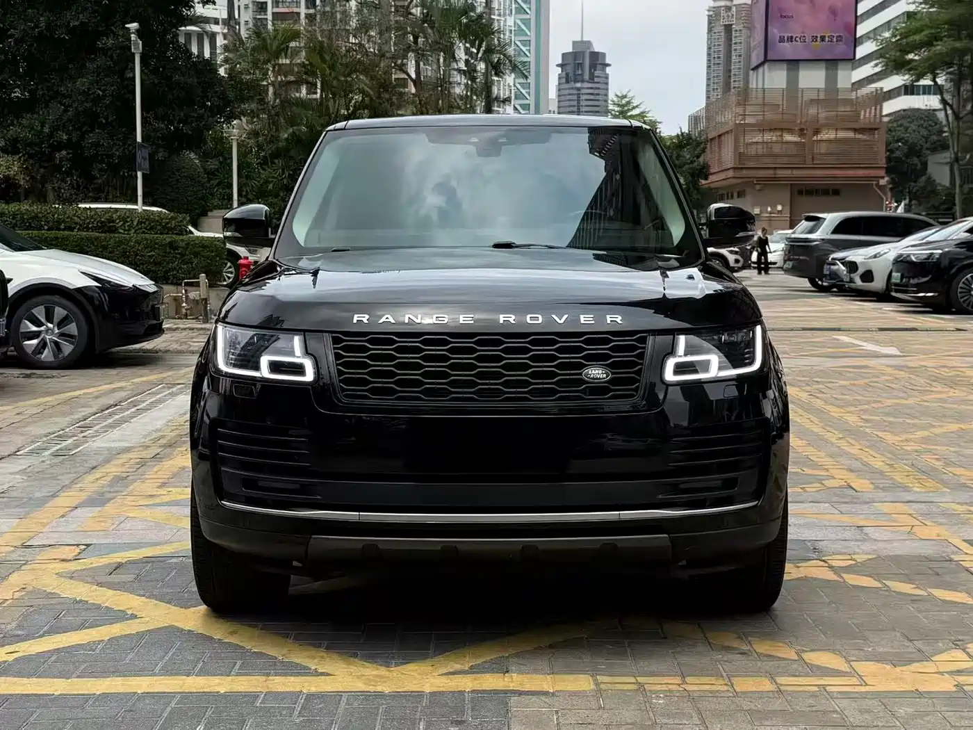 Land Rover Range Rover 2018 3.0 SC V6 Vogue Heritage Edition фото 2