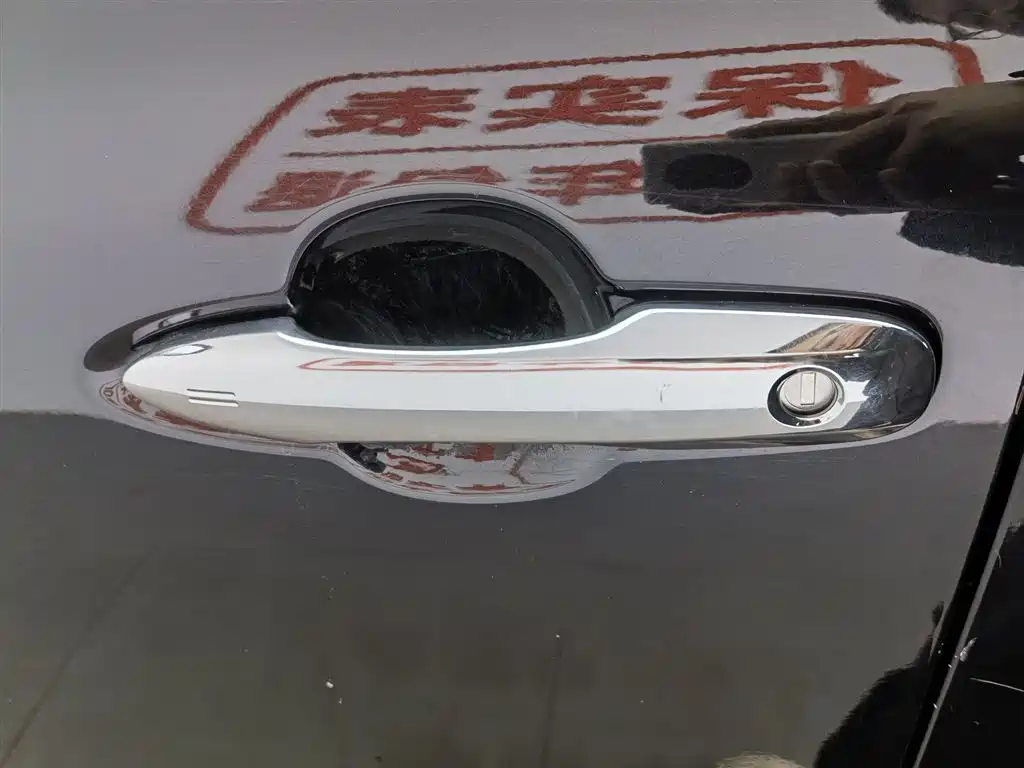 Toyota Lingfang HARRIER 2022 Hybrid 2.5L CVT 2WD Luxury Edition фото 18