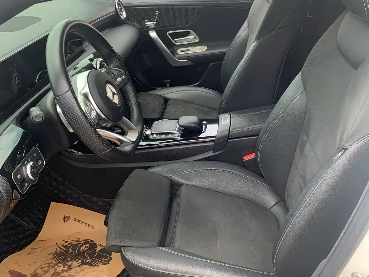 Mercedes-Benz A-Class 2021 A 200 L Sport Sedan Fashion Edition фото 6