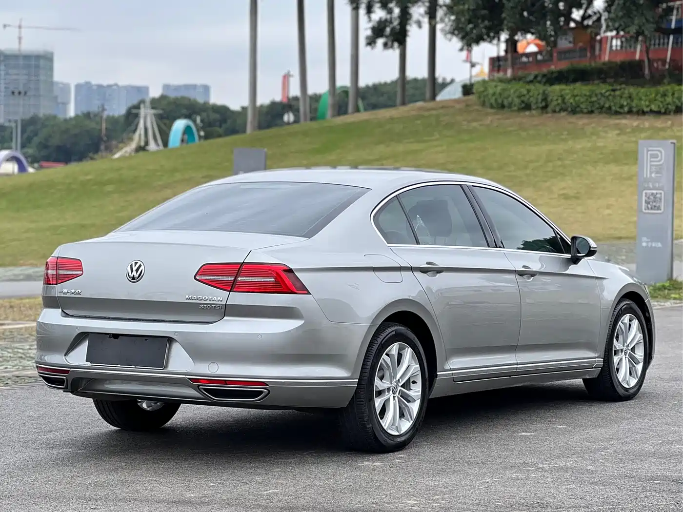 Volkswagen Magotan 2017 330TSI DSG Luxury фото 6
