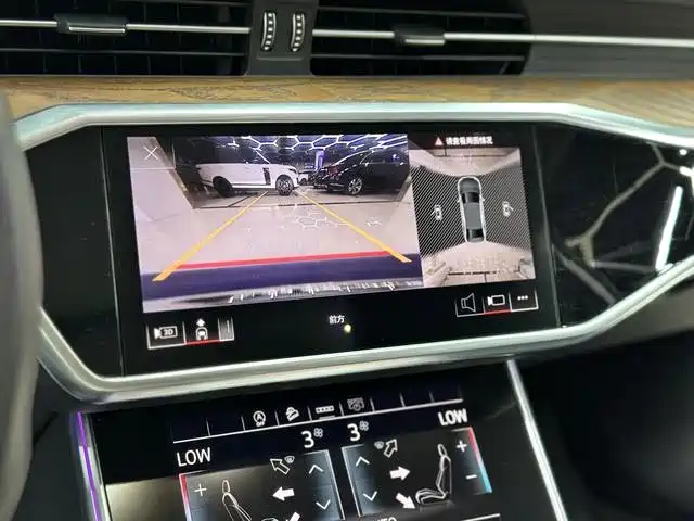 Photo 10 - Audi A6L