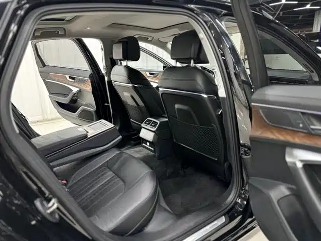 Photo 19 - Audi A6L