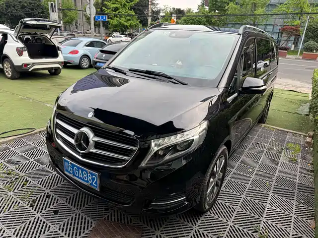 MERCEDES-BENZ V CLASS