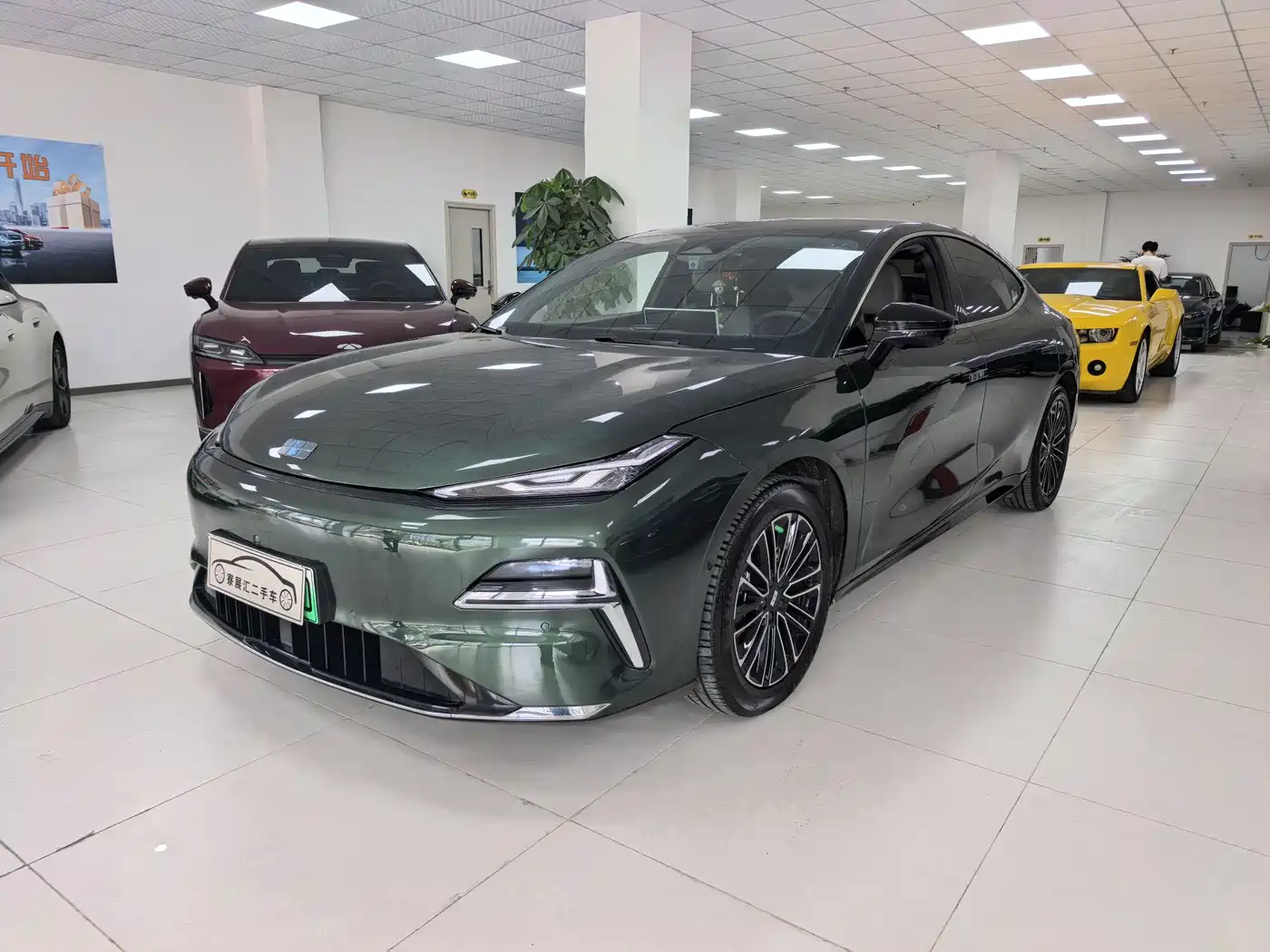Geely Galaxy Xingyao 8 2025 130km EM-i Premium Edition