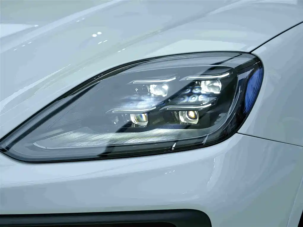 Photo 21 - Porsche Cayenne