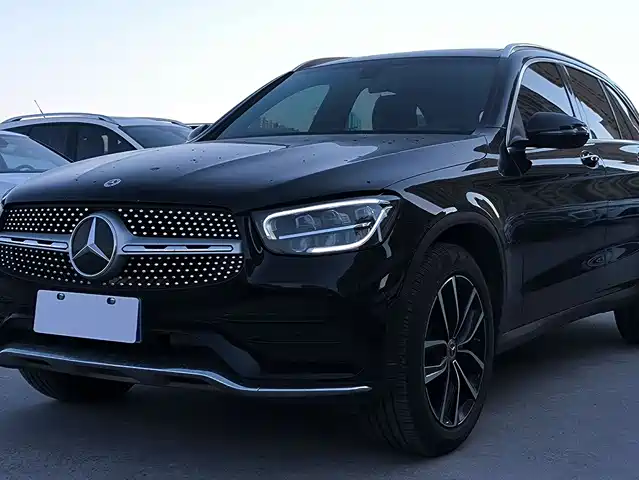 MERCEDES-BENZ GLC