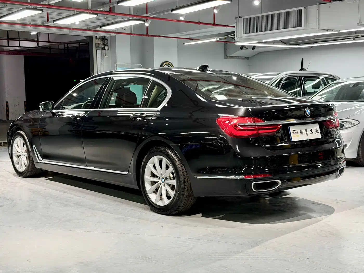 BMW 7 Series 2016 740Li Leading Edition фото 6