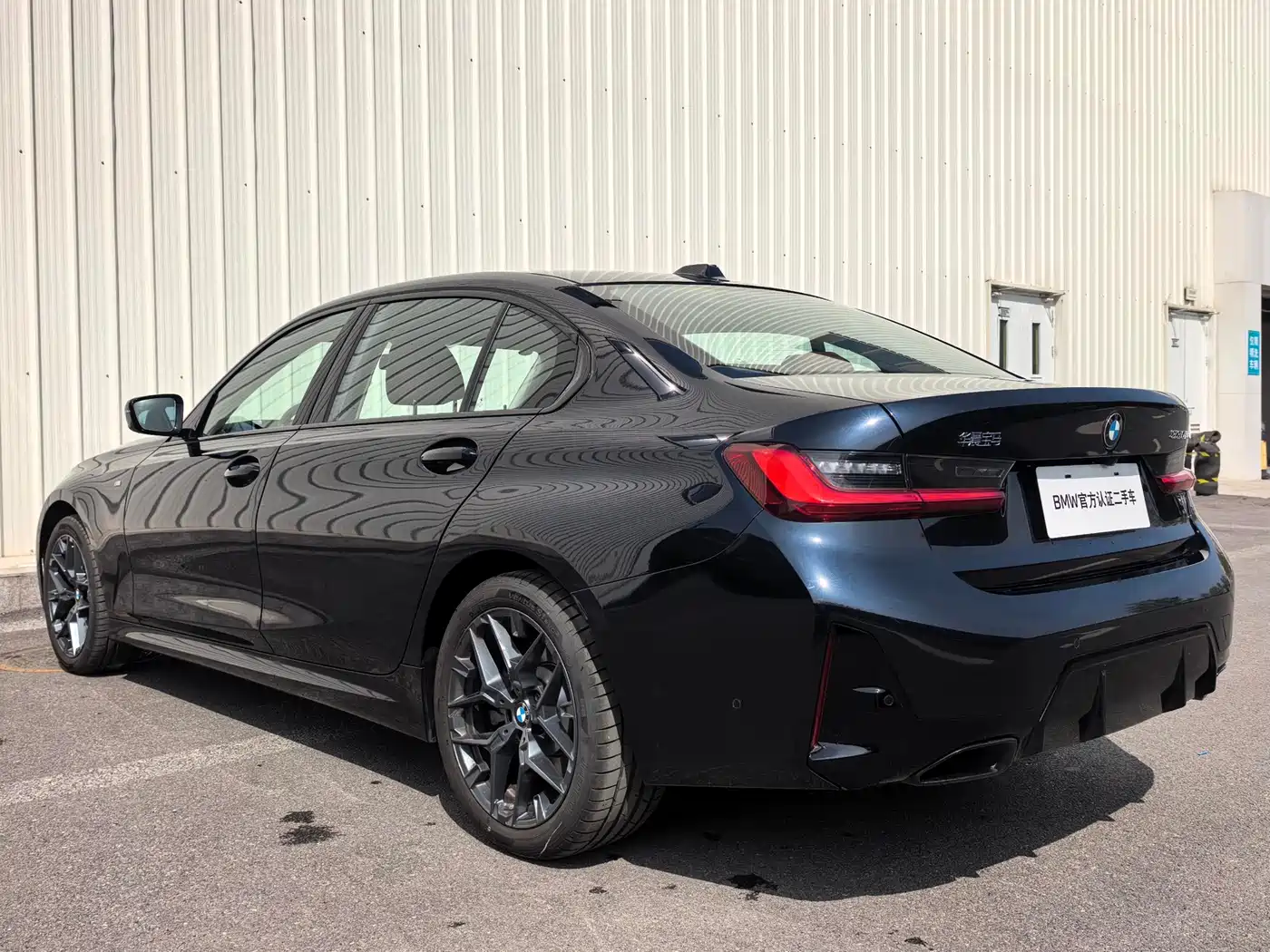 BMW 3 Series 2025 330Li M Sport Night Edition фото 10