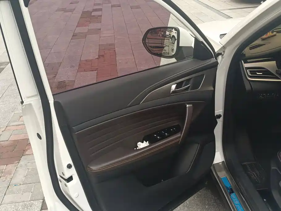 Changan CS35 PLUS 2018 2018 1.6L Automatic Cool Connect China V