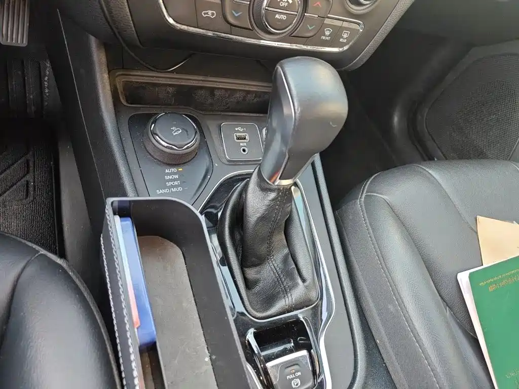 Jeep Cherokee 2019 2019 2.0T 4WD Adventure Edition China V