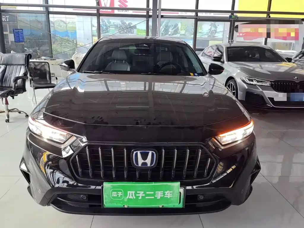 صورة 3 - Honda Inspire Hybrid