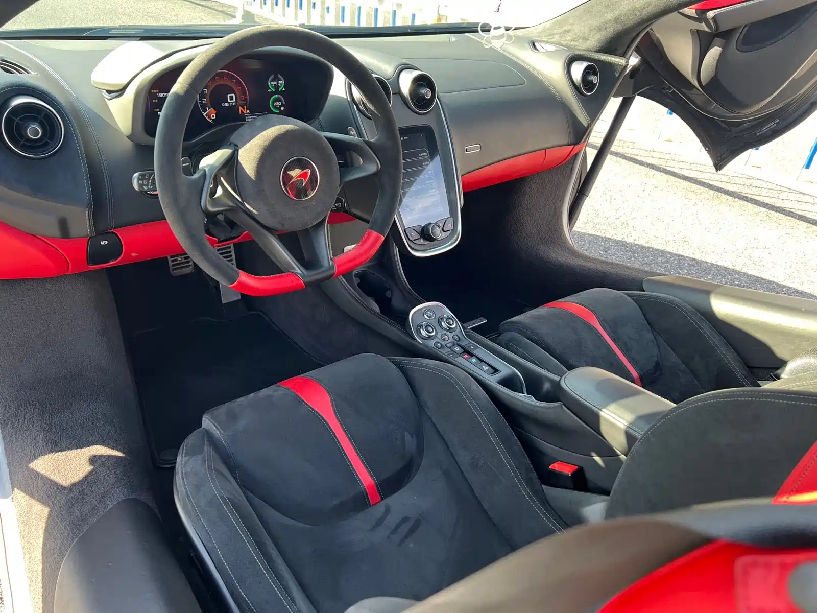 Фото 5 - McLaren 570