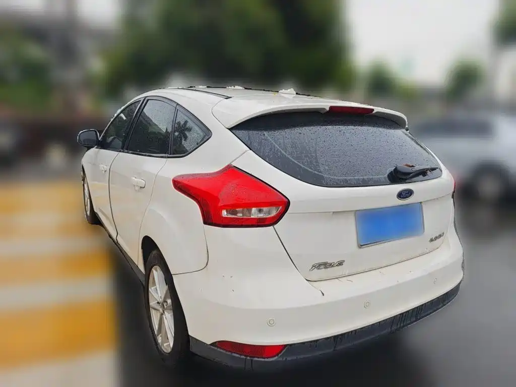Фото 25 - Ford Focus