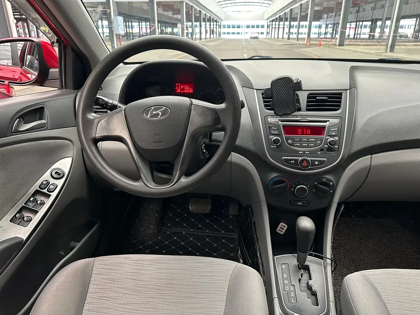 Hyundai Verna 2014 1.4L Automatic Smart GLS фото 12