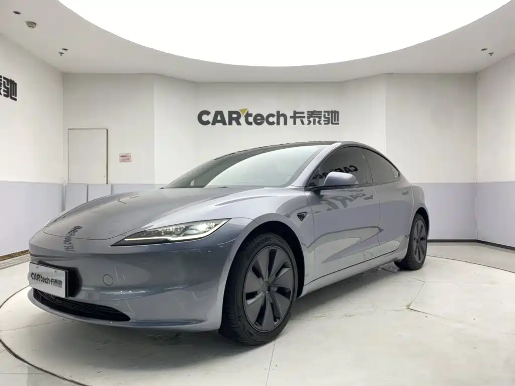 Фото 1 - Tesla Model 3