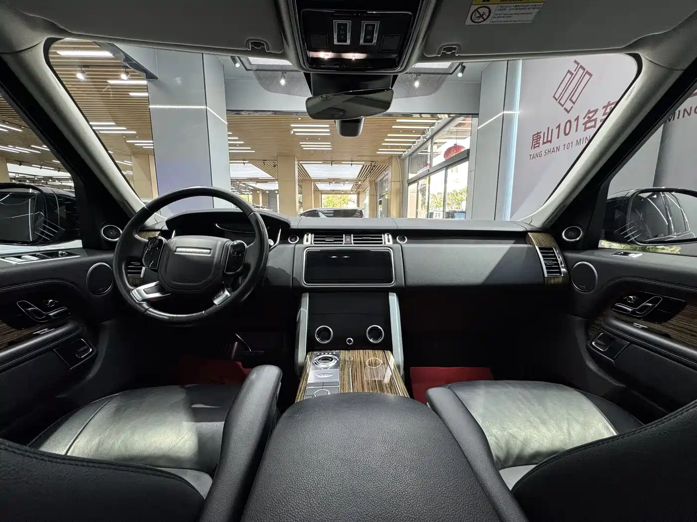 Land Rover Range Rover 2018 3.0 SC V6 Golden Age Edition фото 25