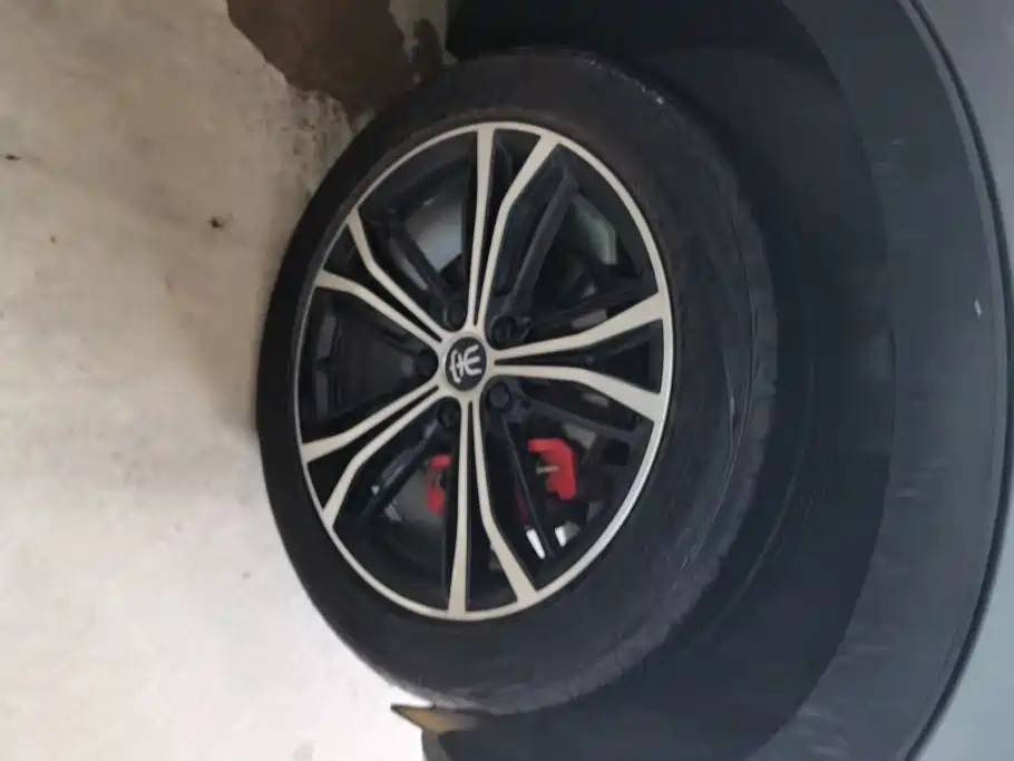 Фото 6 - BYD Song PLUS