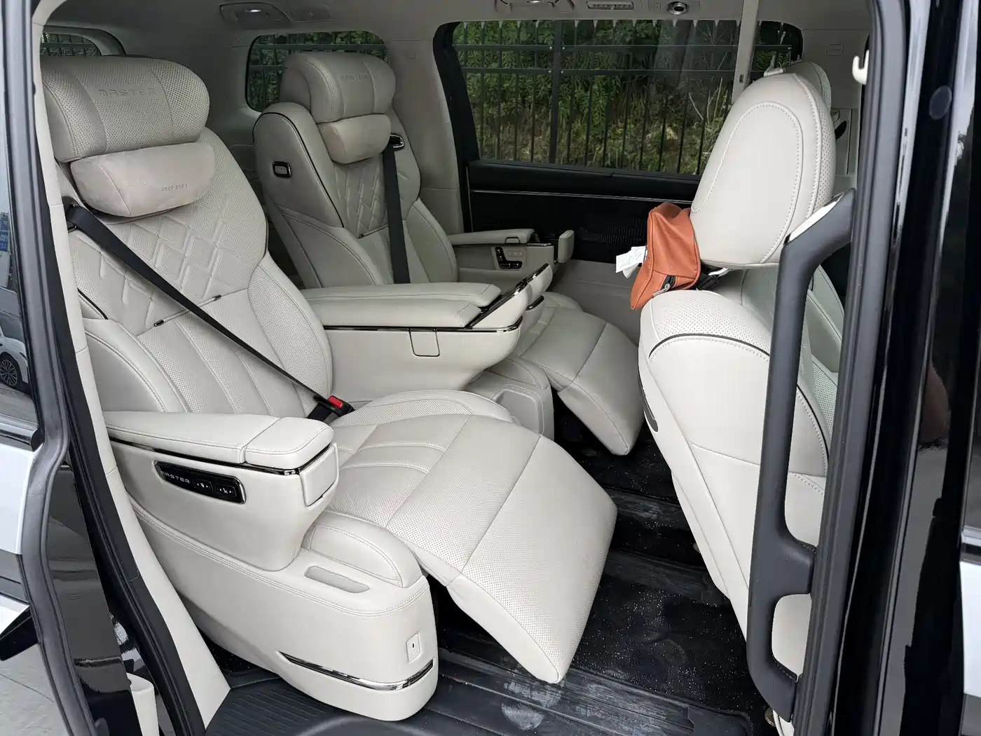 GAC Trumpchi Trumpchi Xiangwang M8 2025 2025 Model QianKun Series Ultra First Class