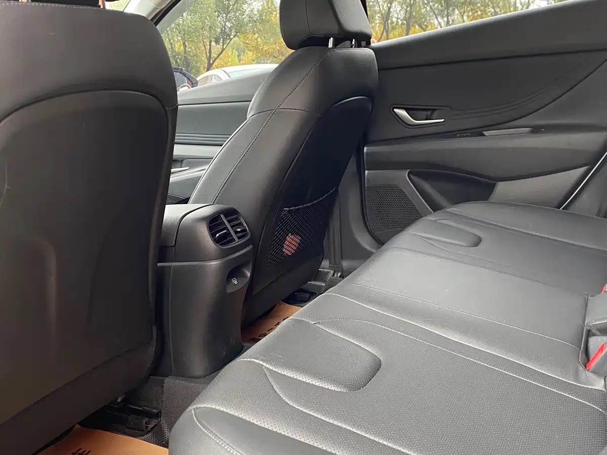 Hyundai Elantra 2023 1.5L CVT GLX Elite Edition фото 6