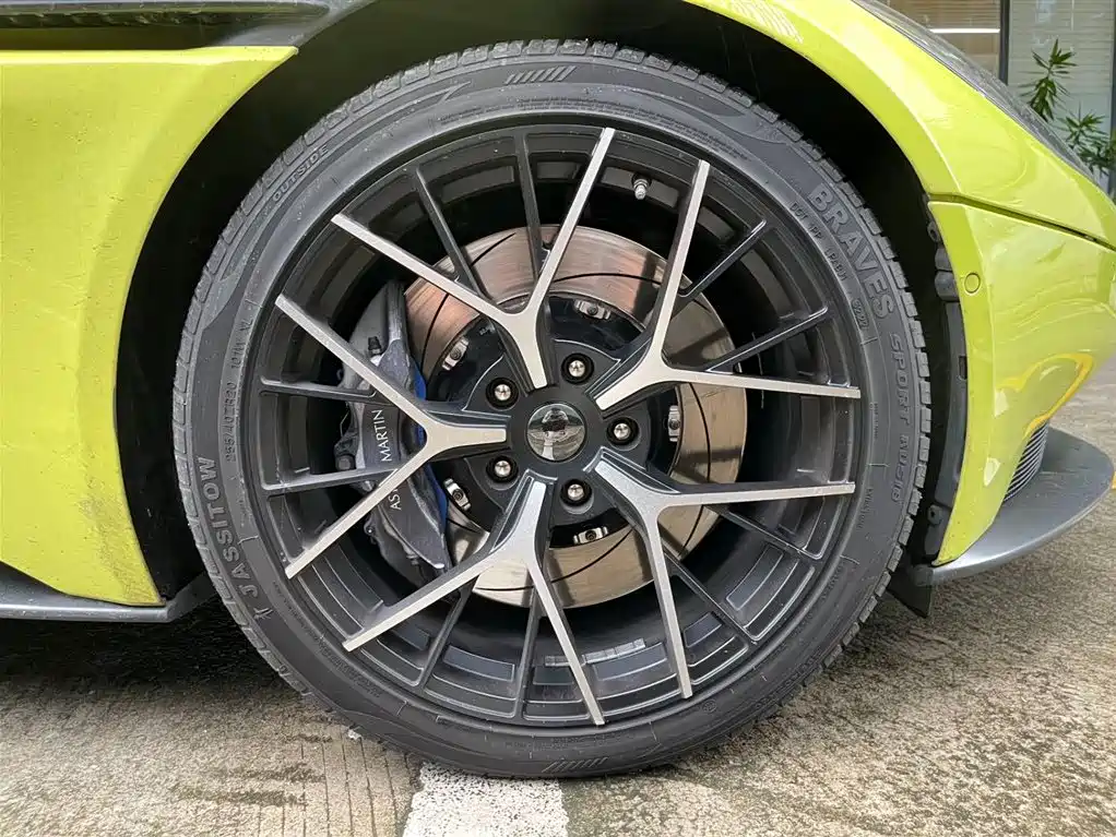 Aston Martin DB11 2019 2019 4.0T V8 Volante