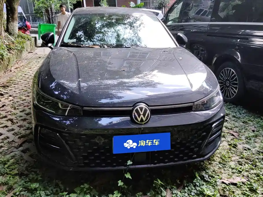 Photo 2 - Volkswagen Passat