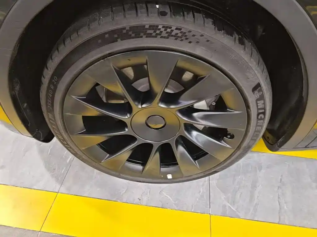 Фото 23 - Tesla Model Y