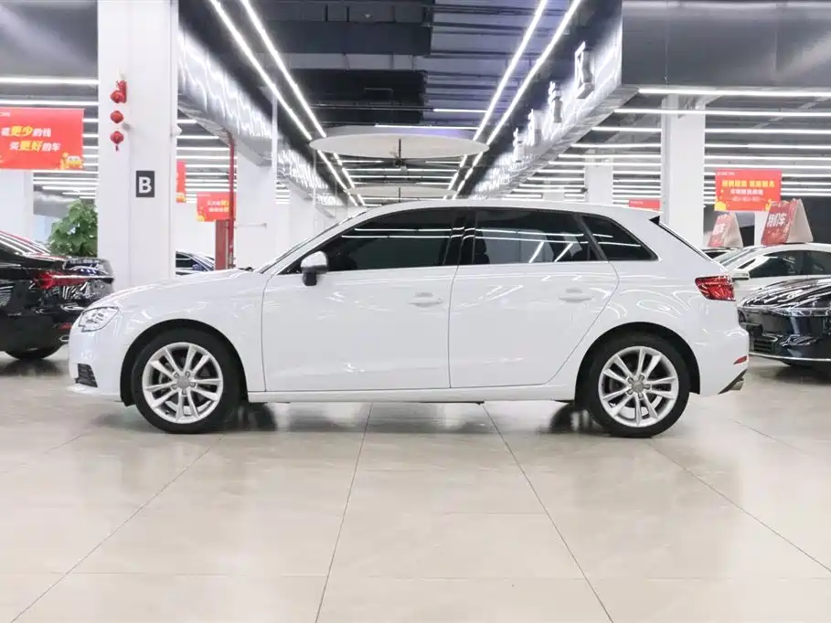 Audi A3 2017 Sportback 35 TFSI Progressive фото 3