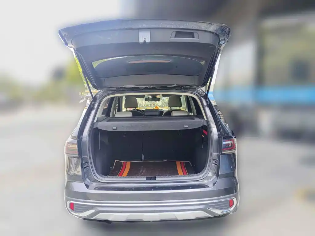Фото 5 - Volkswagen Tharu