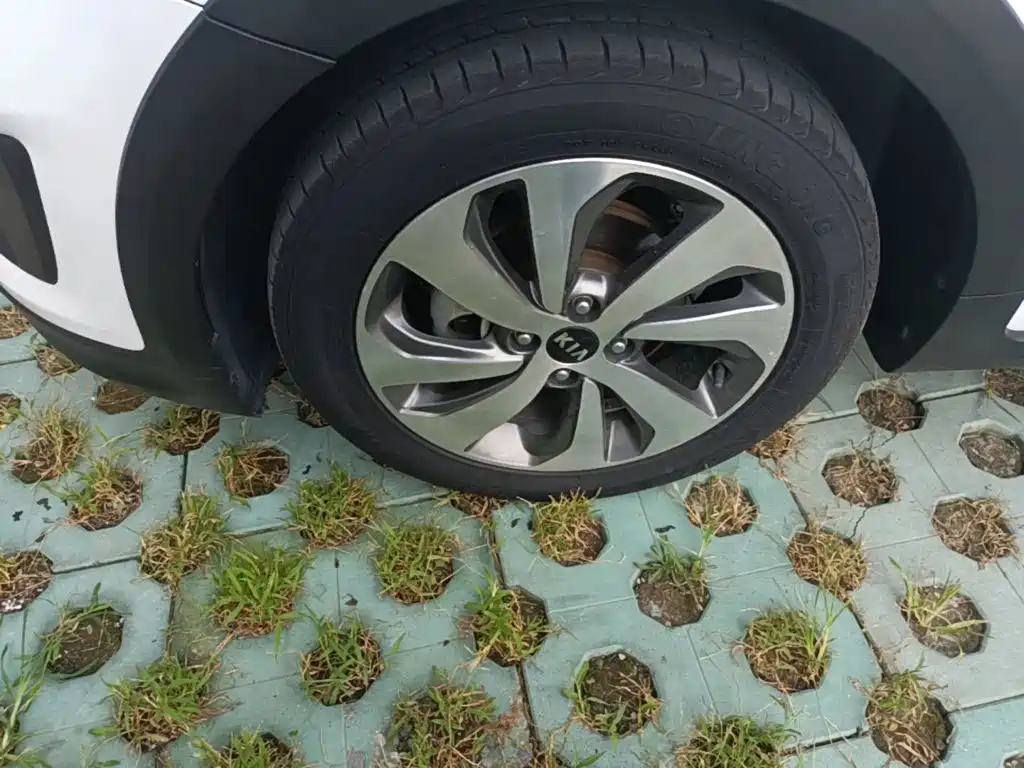 Kia KX CROSS 2018 2017 1.4L AT GLS