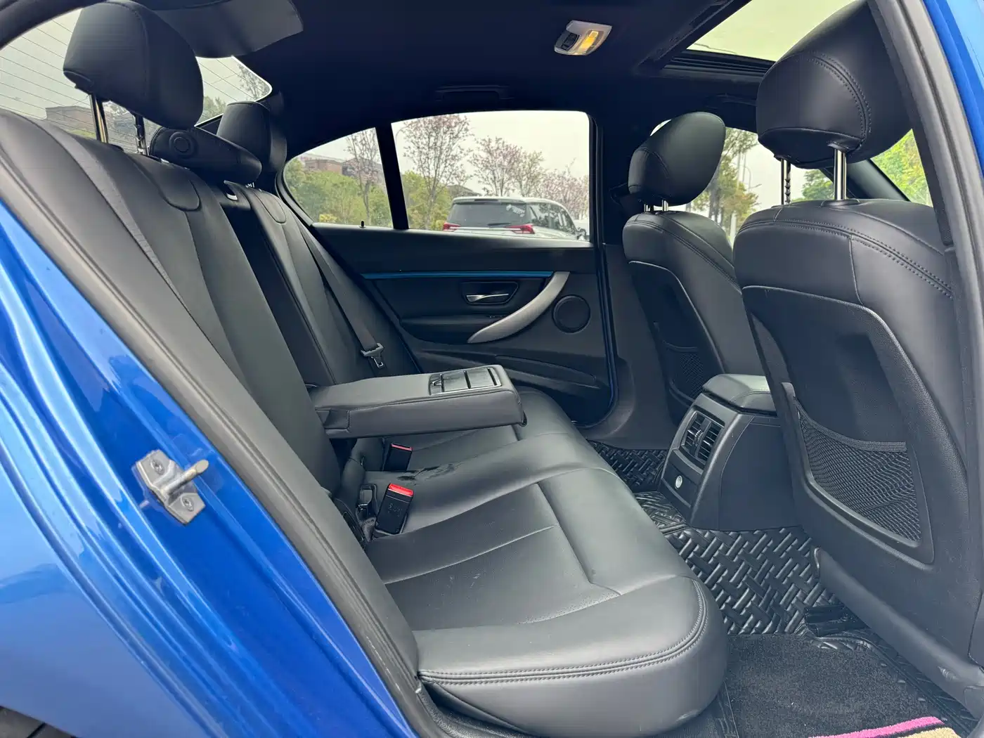 BMW 3 Series 2018 320i M Sport Package фото 6