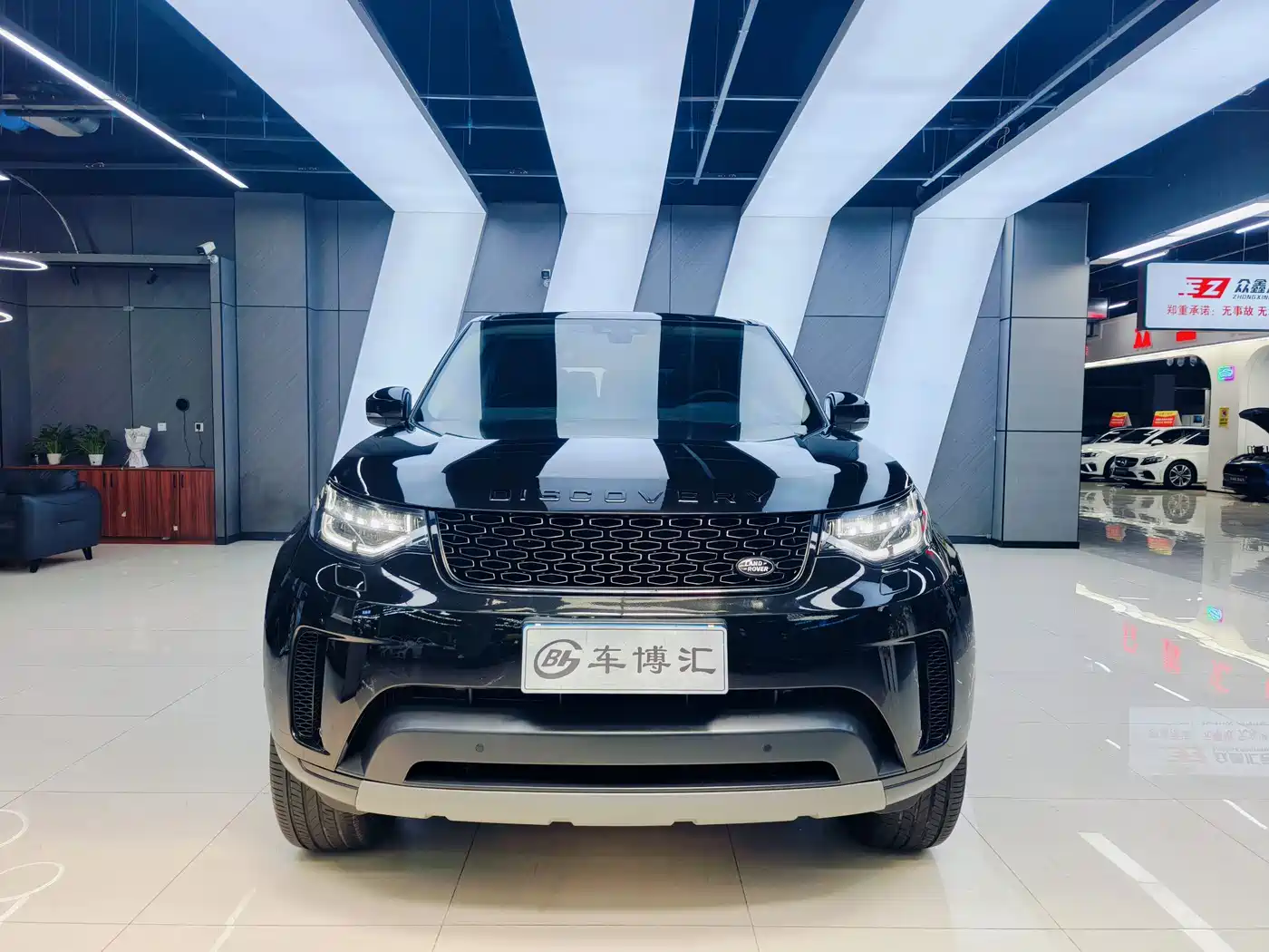 Land Rover Discovery 2019 3.0 SC V6 SE фото 2