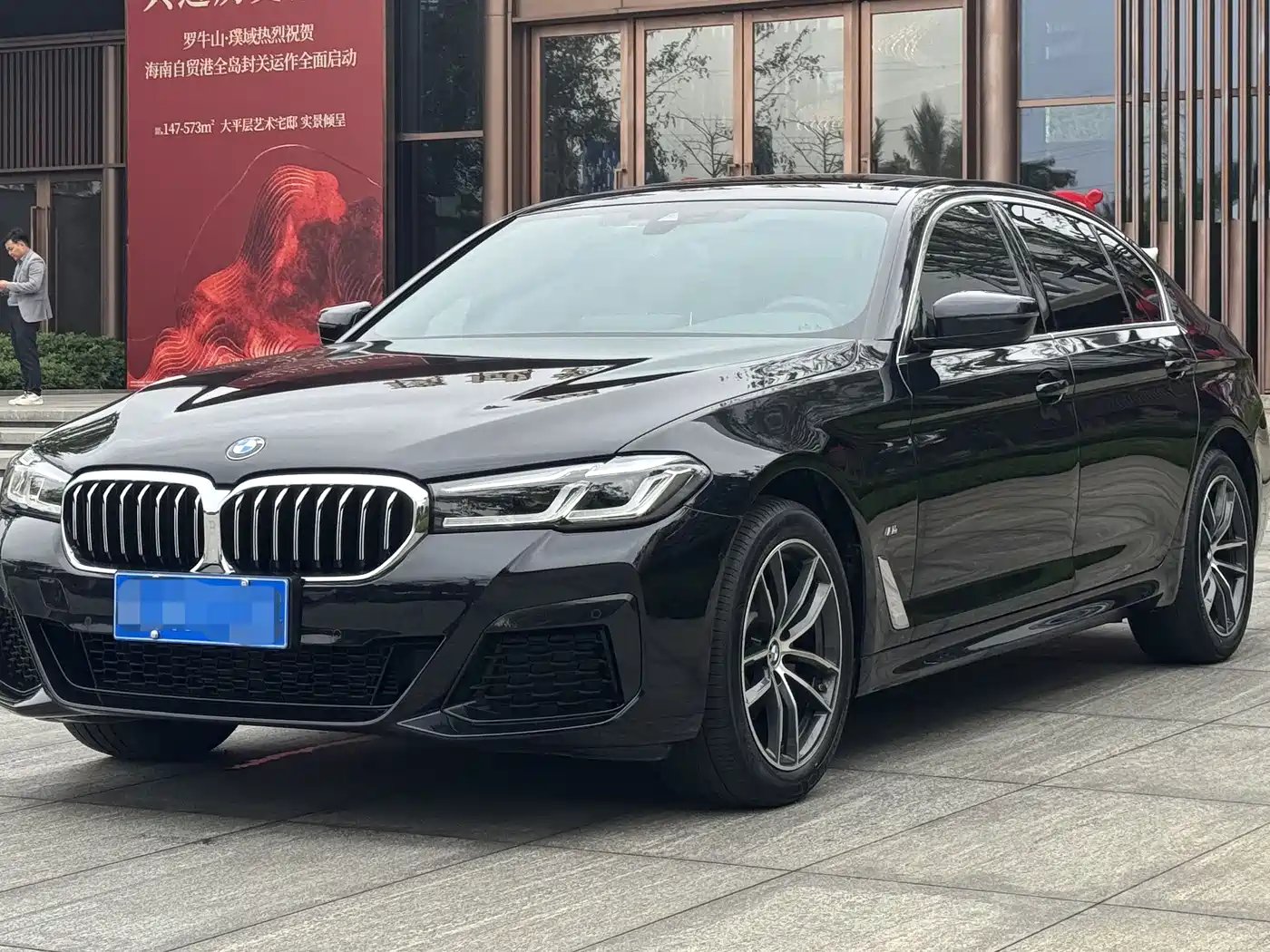 BMW 5 Series 2022 Model Second Facelift 525Li M Sport Package фото 2