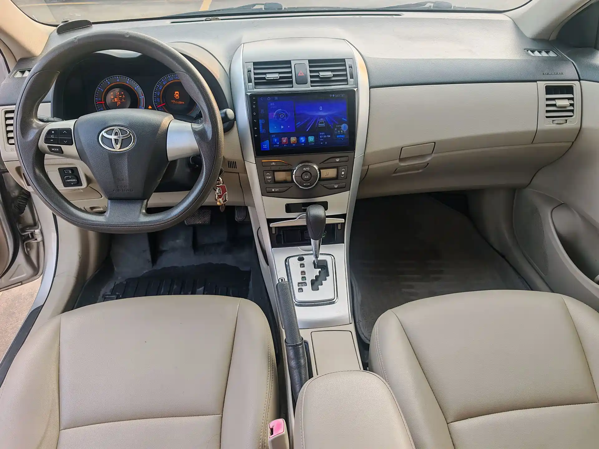 Photo 2 - Toyota Corolla