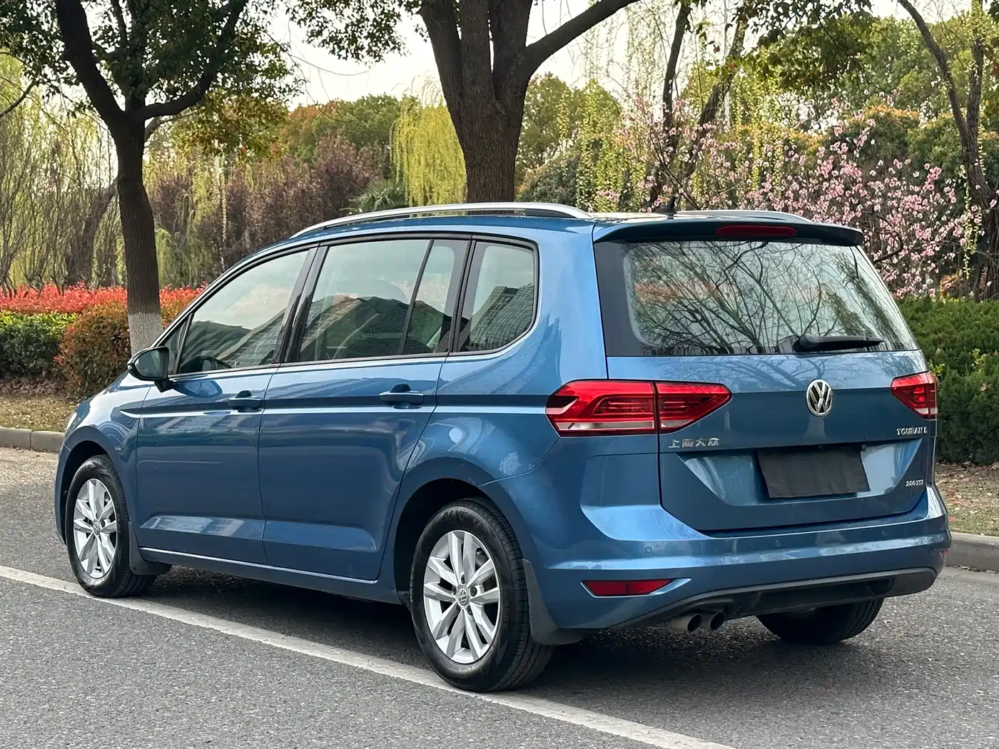Volkswagen Touran 2016 Touran L 280TSI DSG Elegance фото 6