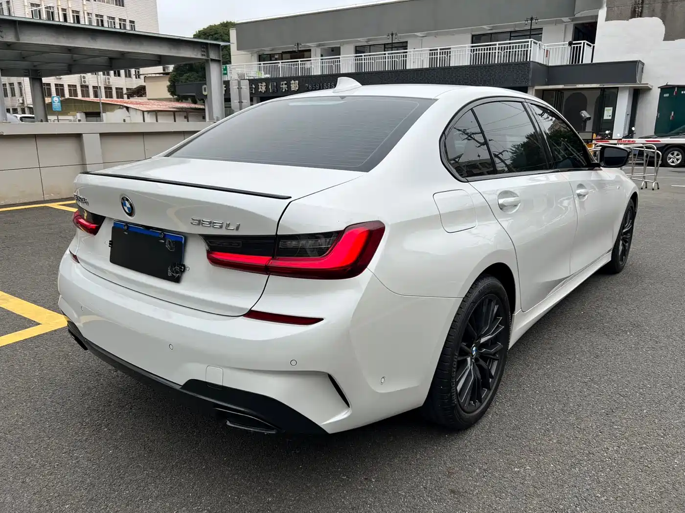 BMW 3 Series 2022 Facelift 325Li M Sport Shadow Edition фото 12