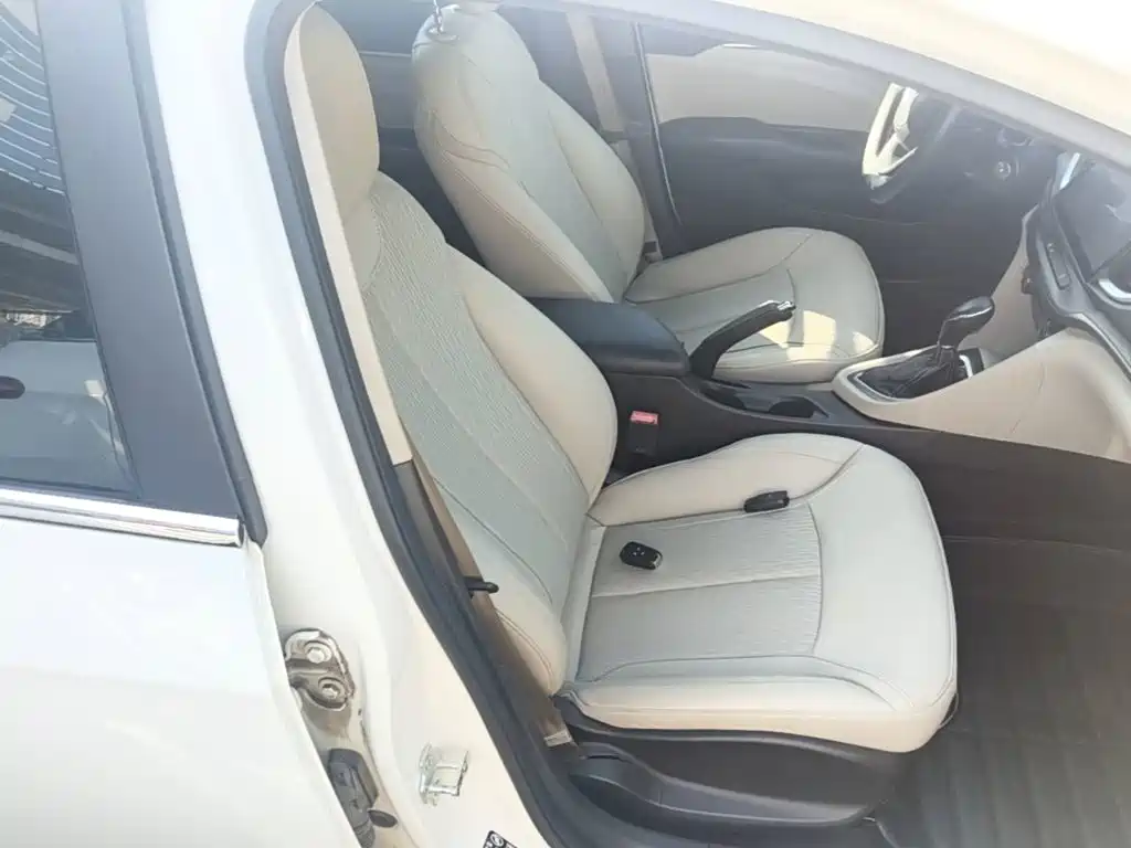 Фото 25 - Buick Excelle
