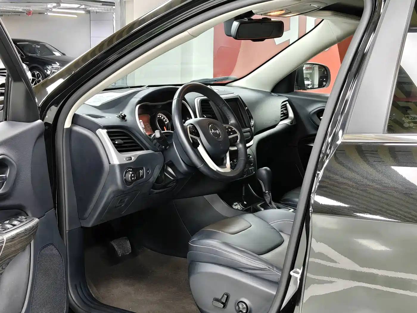 Jeep Cherokee 2021 2020 2.0L 2WD Classic Sport Edition
