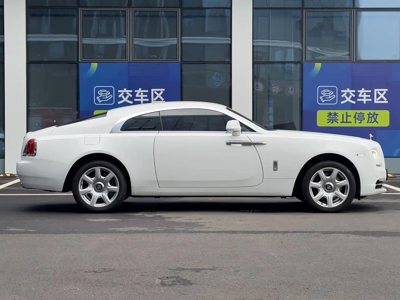 Rolls-Royce Wraith 2021 2018 6.6T Standard