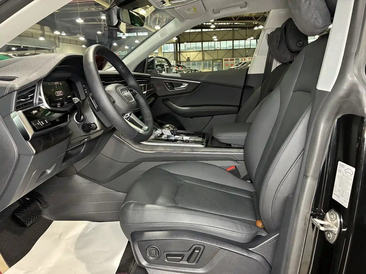 Audi Q8 2025 2023 55 TFSI Luxury Sport