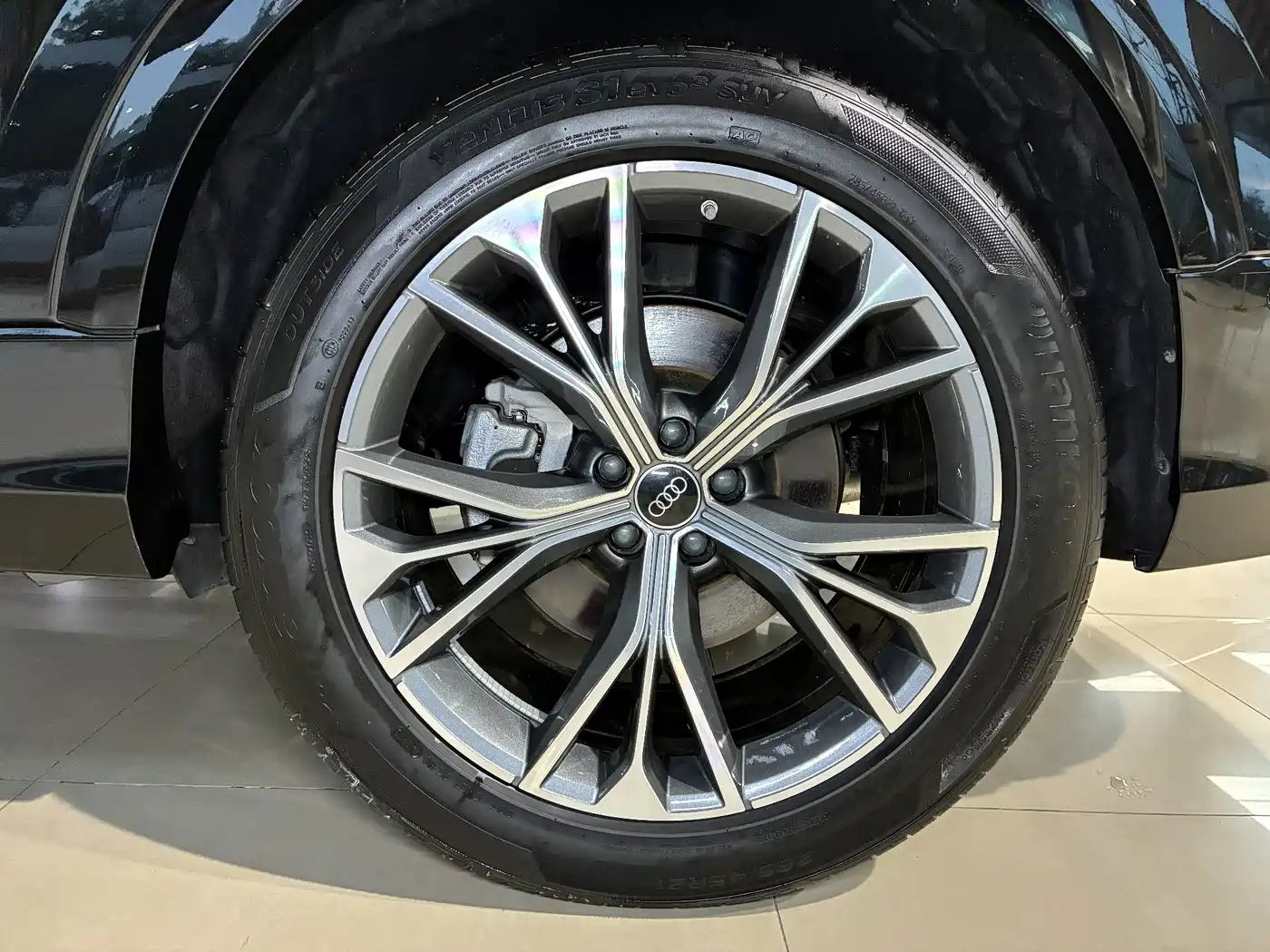 Audi Q8 2025 2023 55 TFSI Luxury Sport