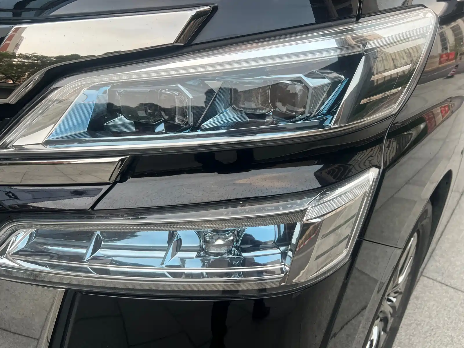 Фото 7 - Toyota Vellfire
