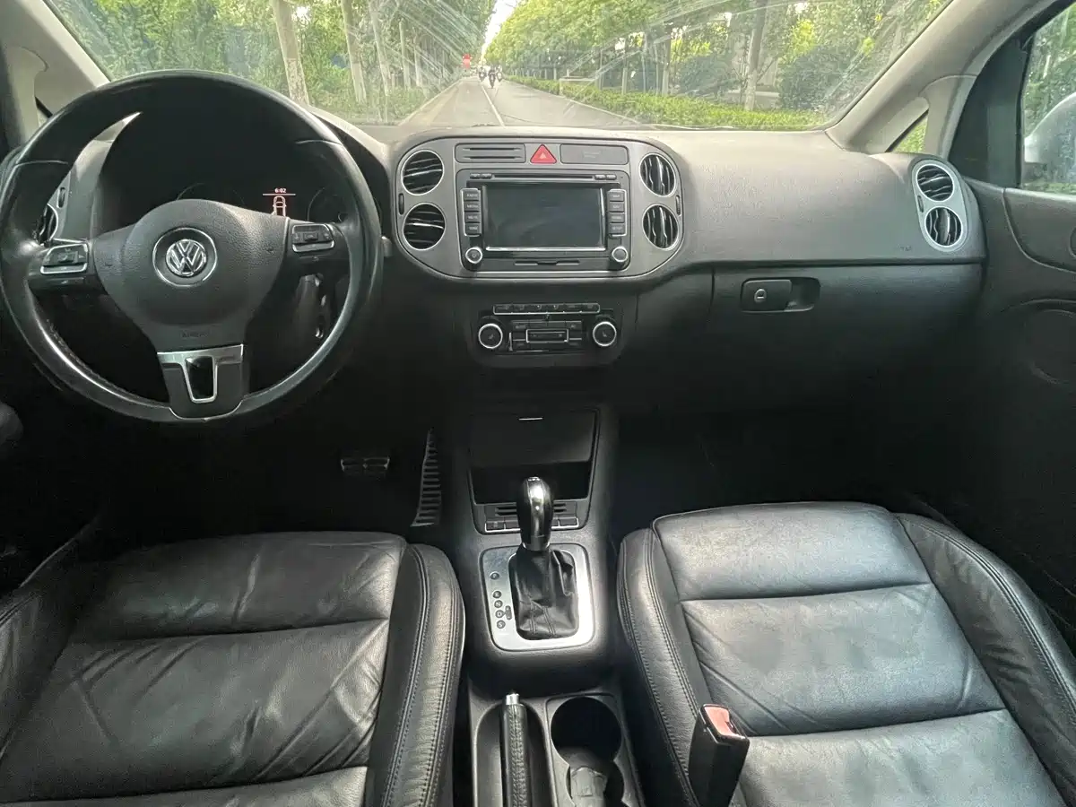 Volkswagen Golf (Import) 2011 1.4TSI Cross Golf фото 14