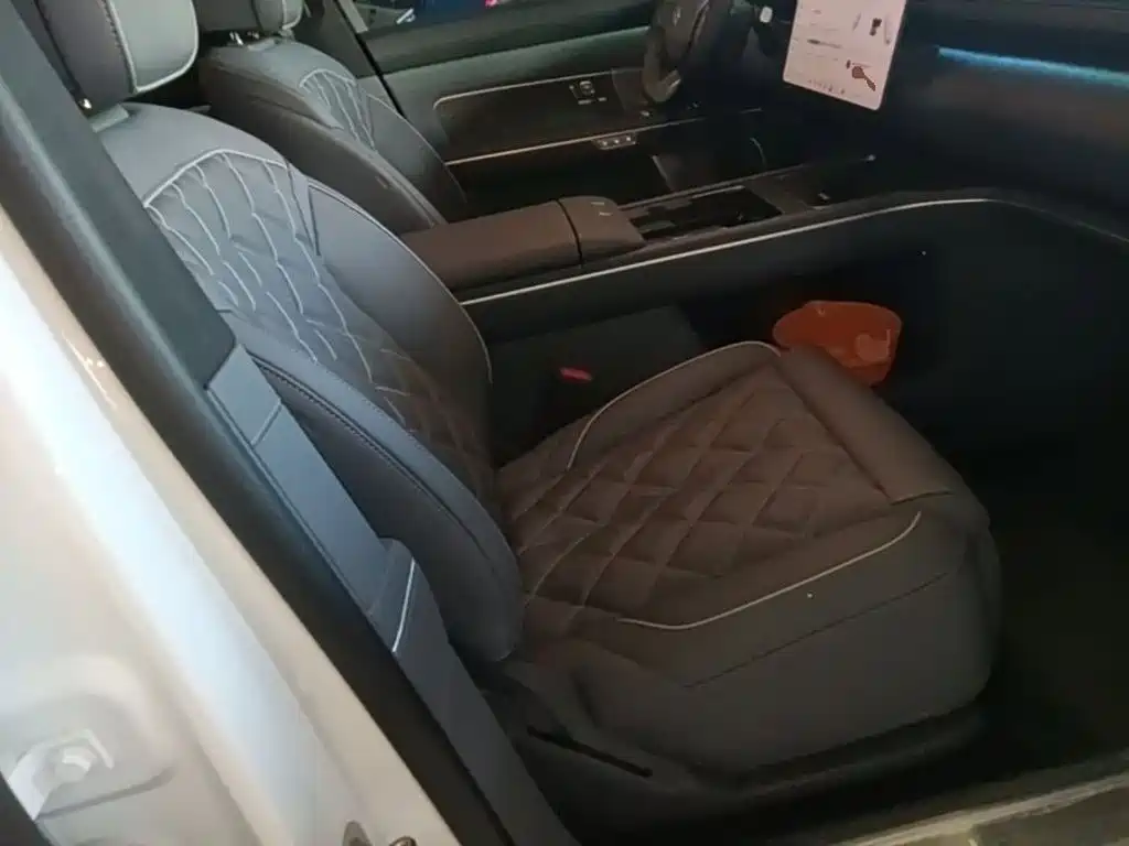 NIO ES8 2026 2025 Model 6-Seat Executive Luxury Edition