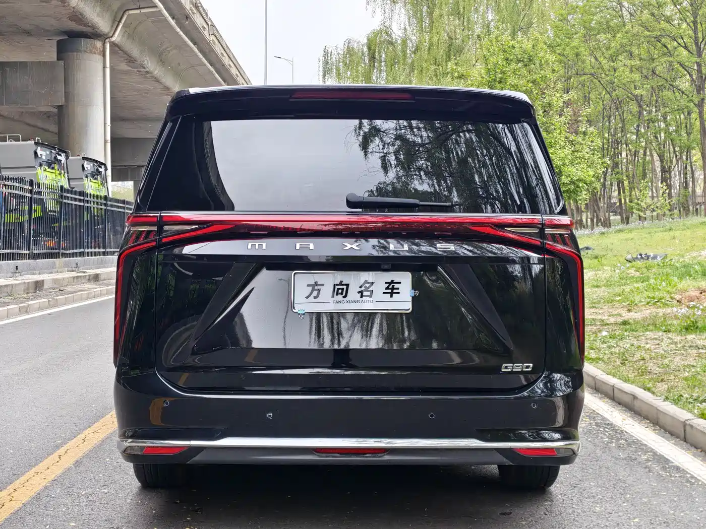 SAIC Maxus Maxus G90 2024 2.0T Stellar 7-Seater фото 21